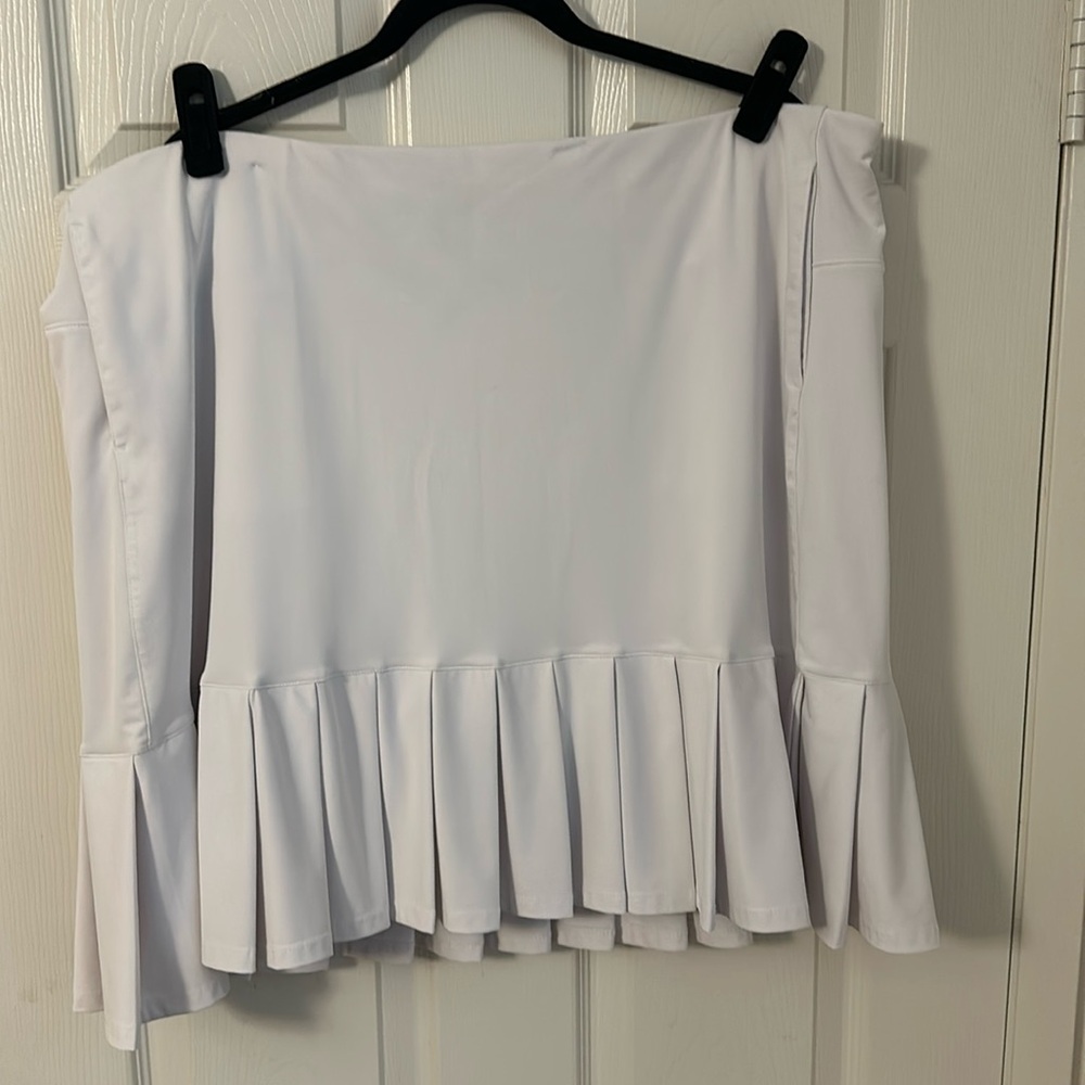 White Skort with Pleat detail at bottom 2X Plus Size Golf